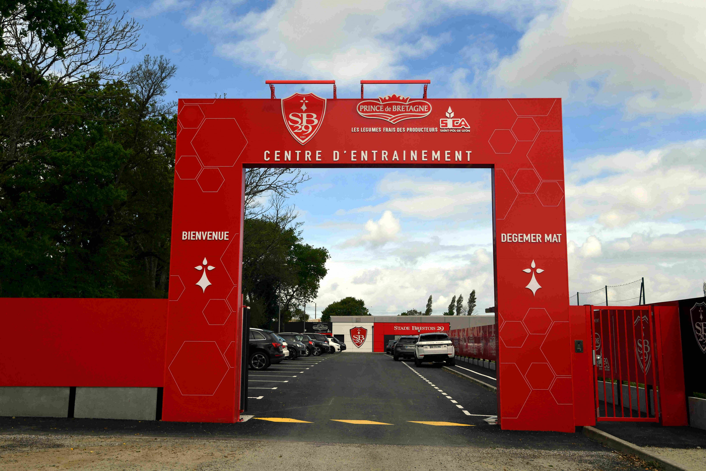 Huit saisons aux côtés du SB29 : la Sica renouvelle son engagement