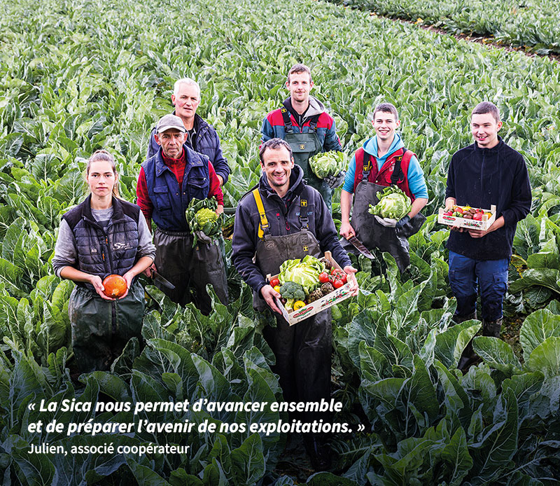 Des agriculteurs présentent leur produits
