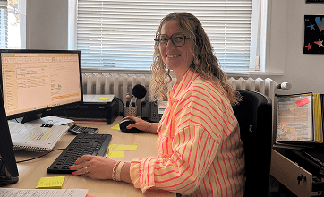 Sandrine,  assistante service achats